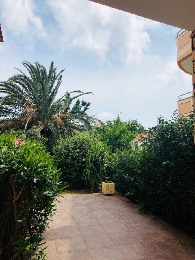 Alrose Apartment Лименария Екстериор снимка